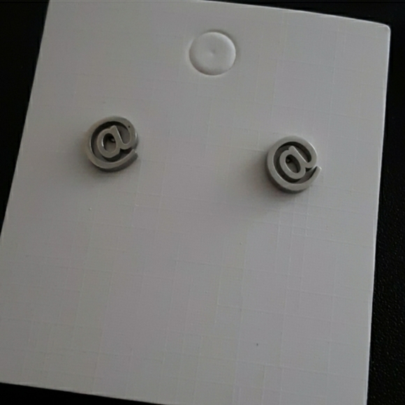 🤓 "At" Symbol Earrings - Picture 3 of 4